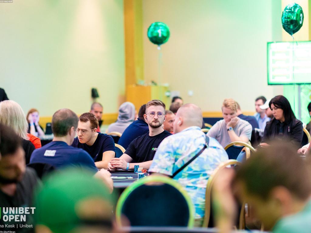 ការបកស្រាយសេវាកម្ម Casino Online